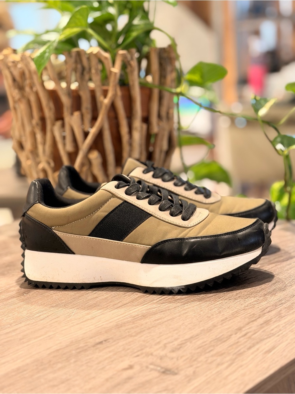 DV Dolce Vita Breela Retro Platform Sneakers Tan Black Cream. 8